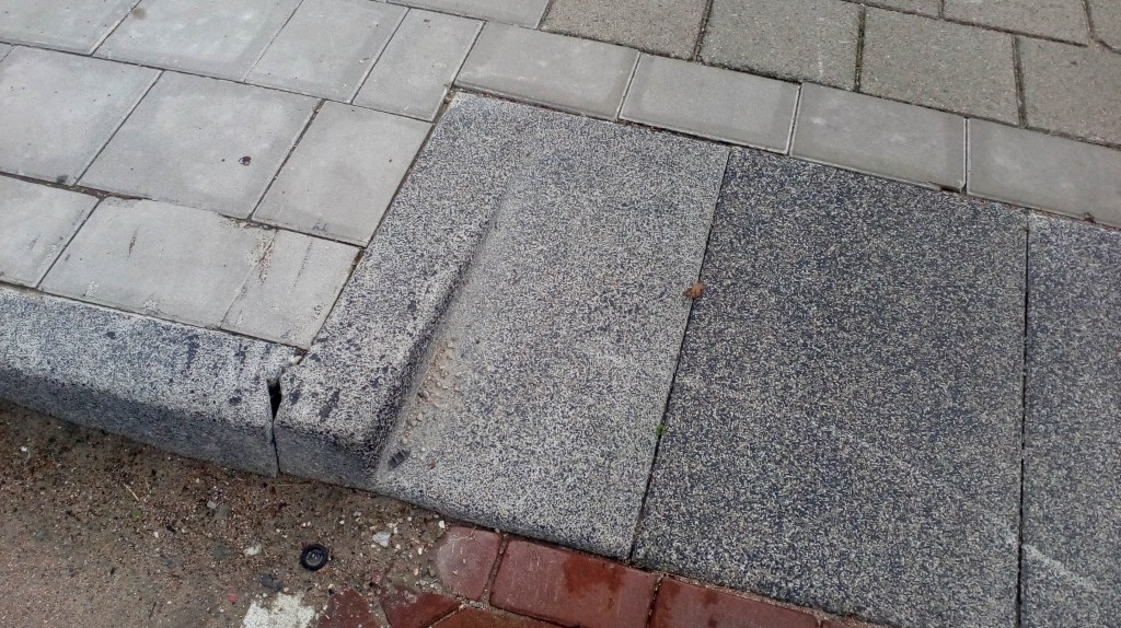 A close up of the inritbanden and transition units.